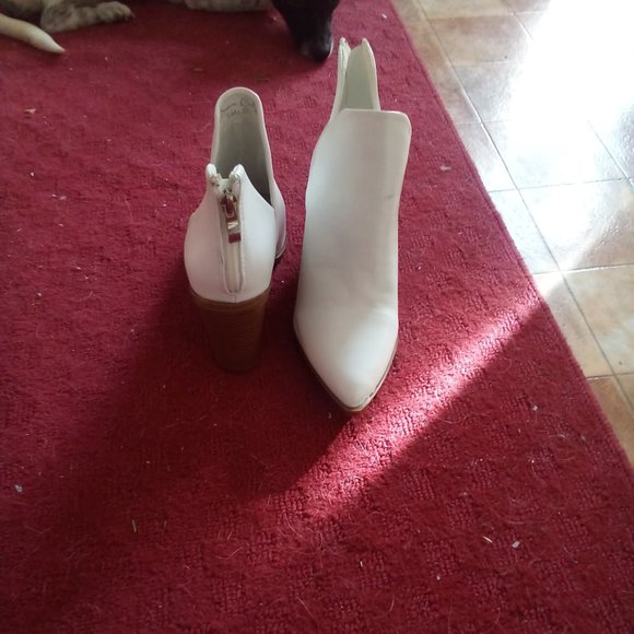 Boots/shoes - Picture 3 of 3